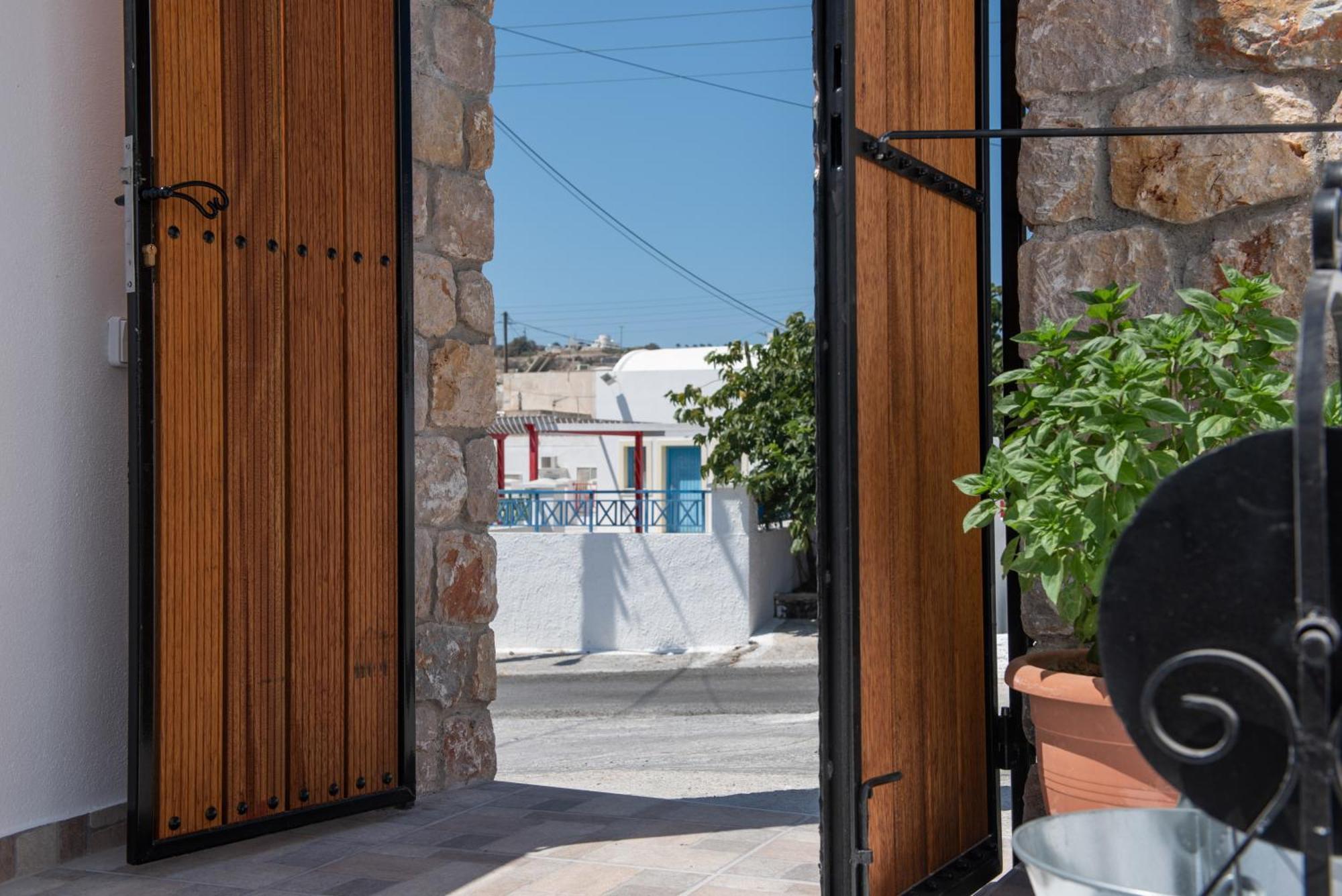 Argyro And Diogenis Apartment Emporio  Exterior photo